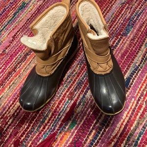 Sperry Buckle rain boots